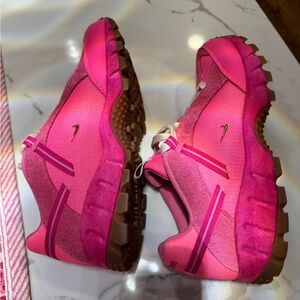 *brand new* Jacquemus x Nike Air Humara LX size M 8.5 / W 10